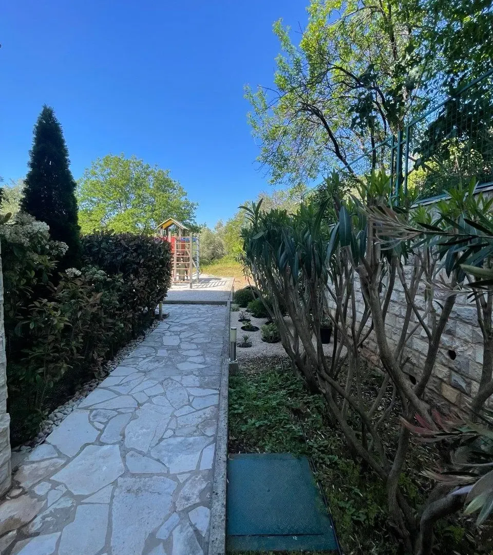 Prodaja, trosoban stan, 72m², Đenovići, Herceg Novi