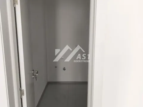 Rent, office space, 130m², Žabalj, Srbija - image 4