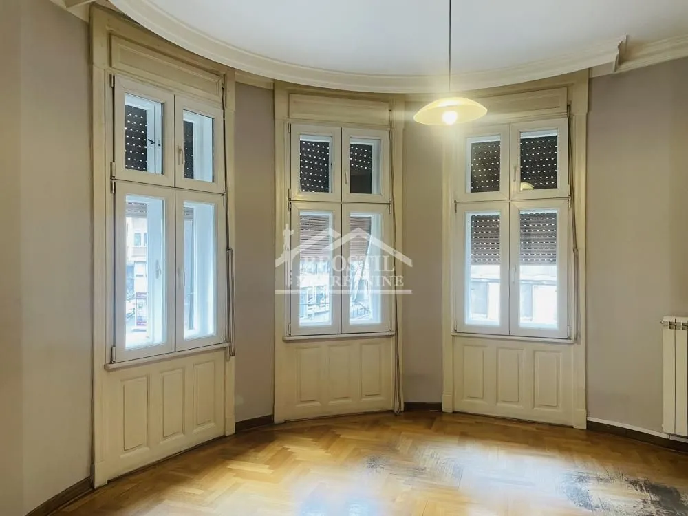 Izdavanje, četvorosoban stan, 135m², Skadarlija, Beograd