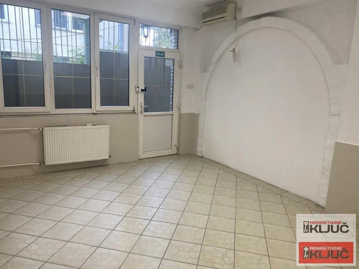 Rent, office space, 160m², Grbavica, Novi Sad Sve Podlokacije
