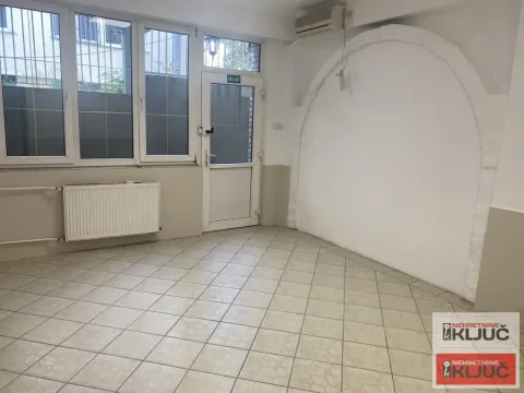 Izdavanje, poslovni prostor, 160m², Grbavica, Novi Sad Sve Podlokacije - image 6