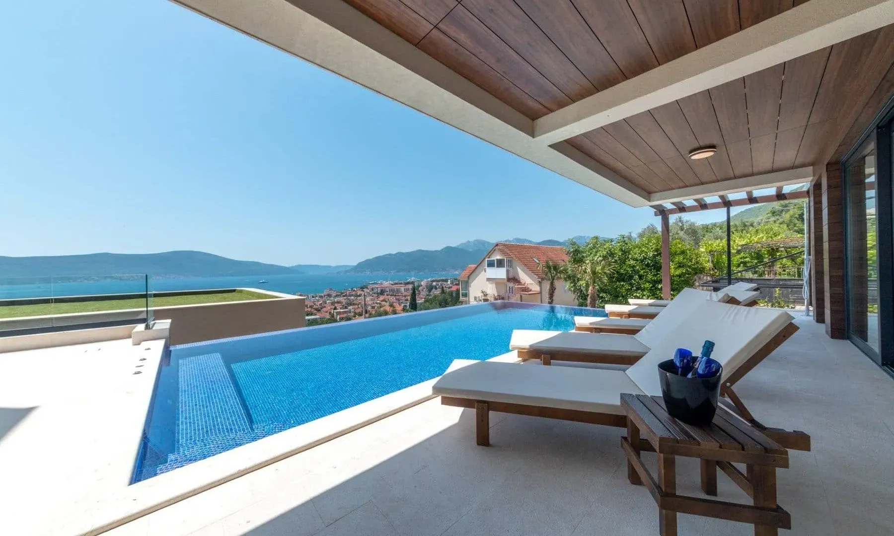 Prodaja, kuća, 351m², Marići, Tivat