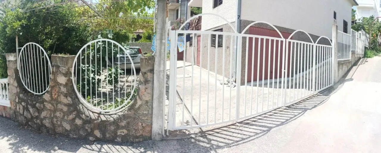 Prodaja, kuća, 200m², Sutomore, Bar