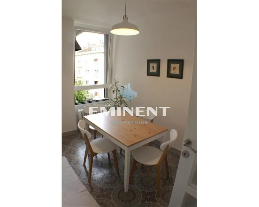 Rent, two bedroom apartment, 54m², Kalenić Pijaca, Vračar Sve Podlokacije