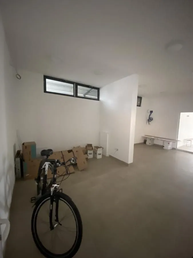 Rent, office space, 180m², Vašarište, Jagodina