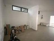 Izdavanje, poslovni prostor, 180m², Vašarište, Jagodina - image 9