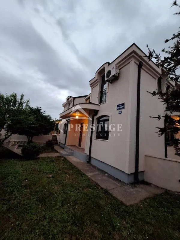 Rent, house, 280m², Zabjelo, Podgorica