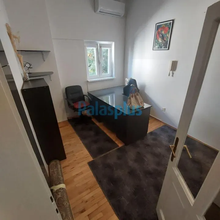 Izdavanje, dvosoban stan, 52m², Stari Grad, Beograd