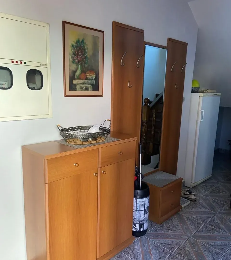 Izdavanje, kuća, 120m², Zagorič, Podgorica