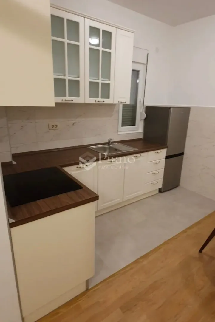 Izdavanje, jednosoban stan, 45m², Blok 6, Podgorica