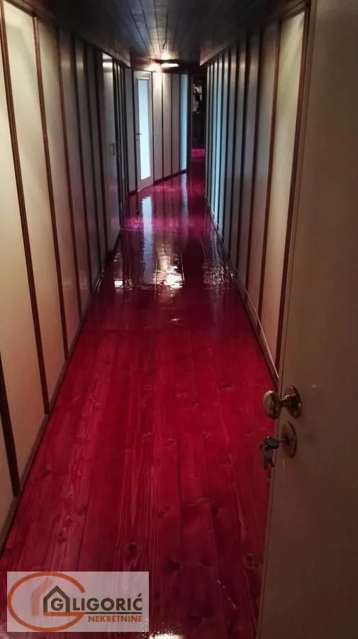 Prodaja, četvorosoban stan, 143m², Zemun Sve Podlokacije, Beograd