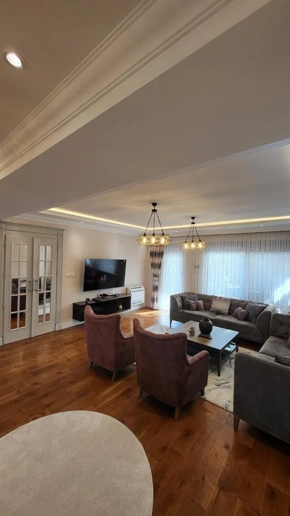 Rent, house, 280m², Stara Varoš, Podgorica