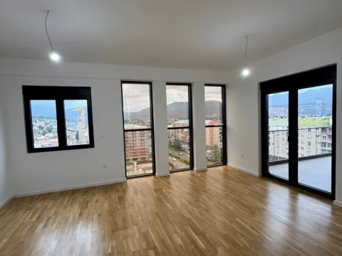 Rent, office space, 278m², Stari Aerodrom, Podgorica - image 1