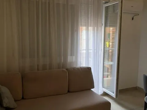 Izdavanje, trosoban stan, 50m², Podbara, Novi Sad Sve Podlokacije - image 3