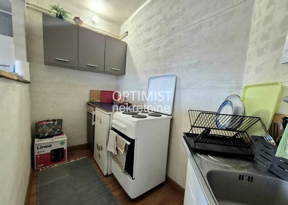 Izdavanje, dvosoban stan, 43m², Južni Bulevar, Vračar Sve Podlokacije