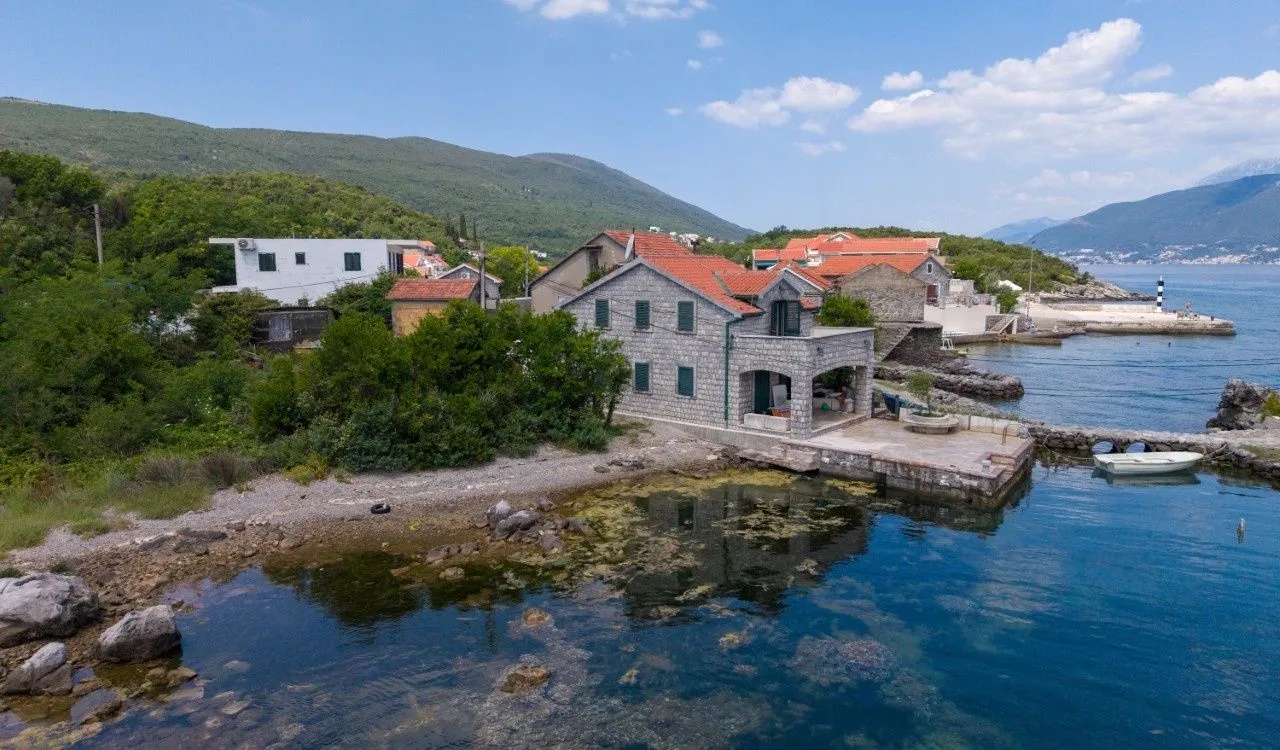 Prodaja, kuća, 121m², Tivat, Crna Gora