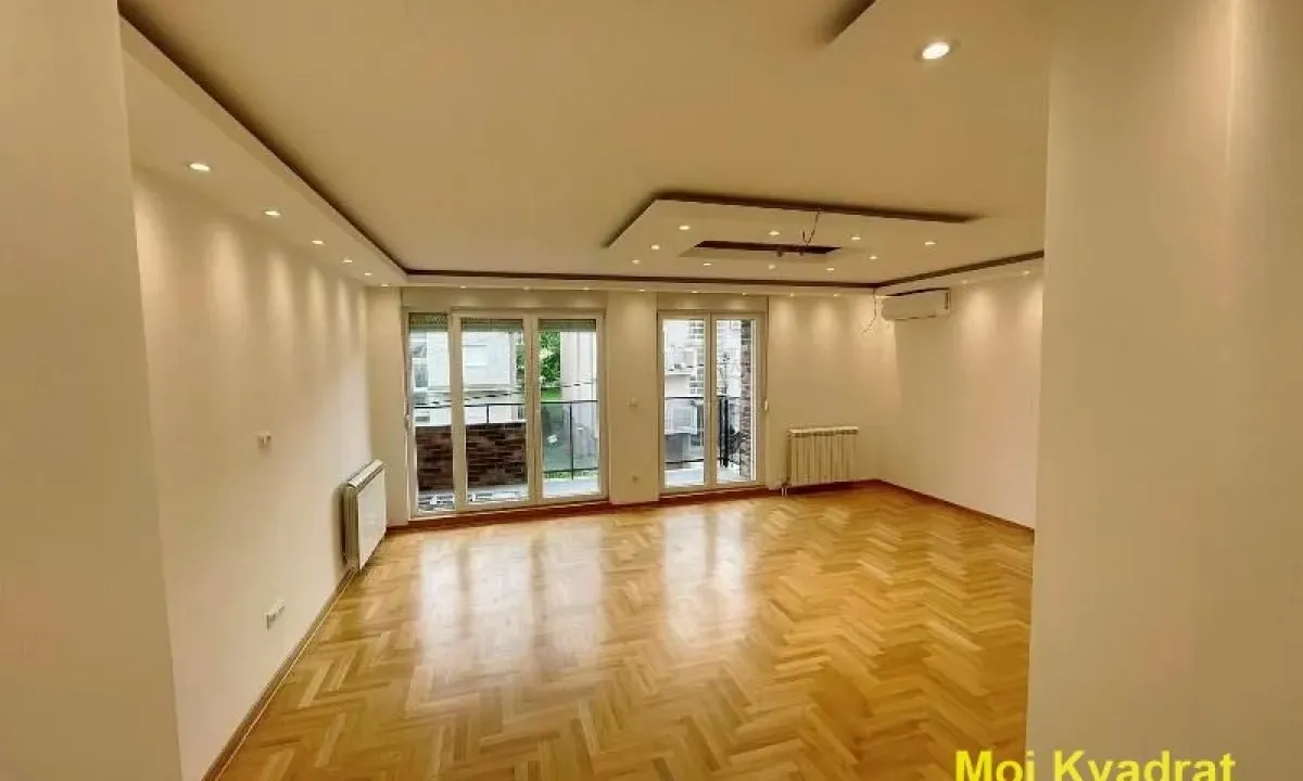 Izdavanje, četvorosoban stan, 120m², Čukarica, Beograd