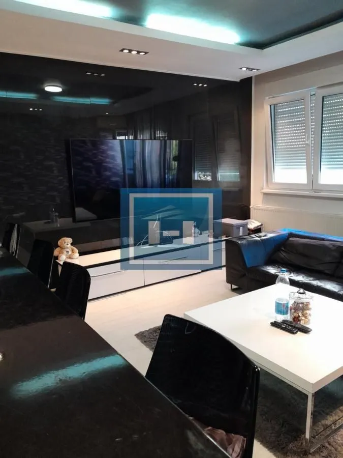 Prodaja, jednosoban stan, 49m², Centar, Kragujevac