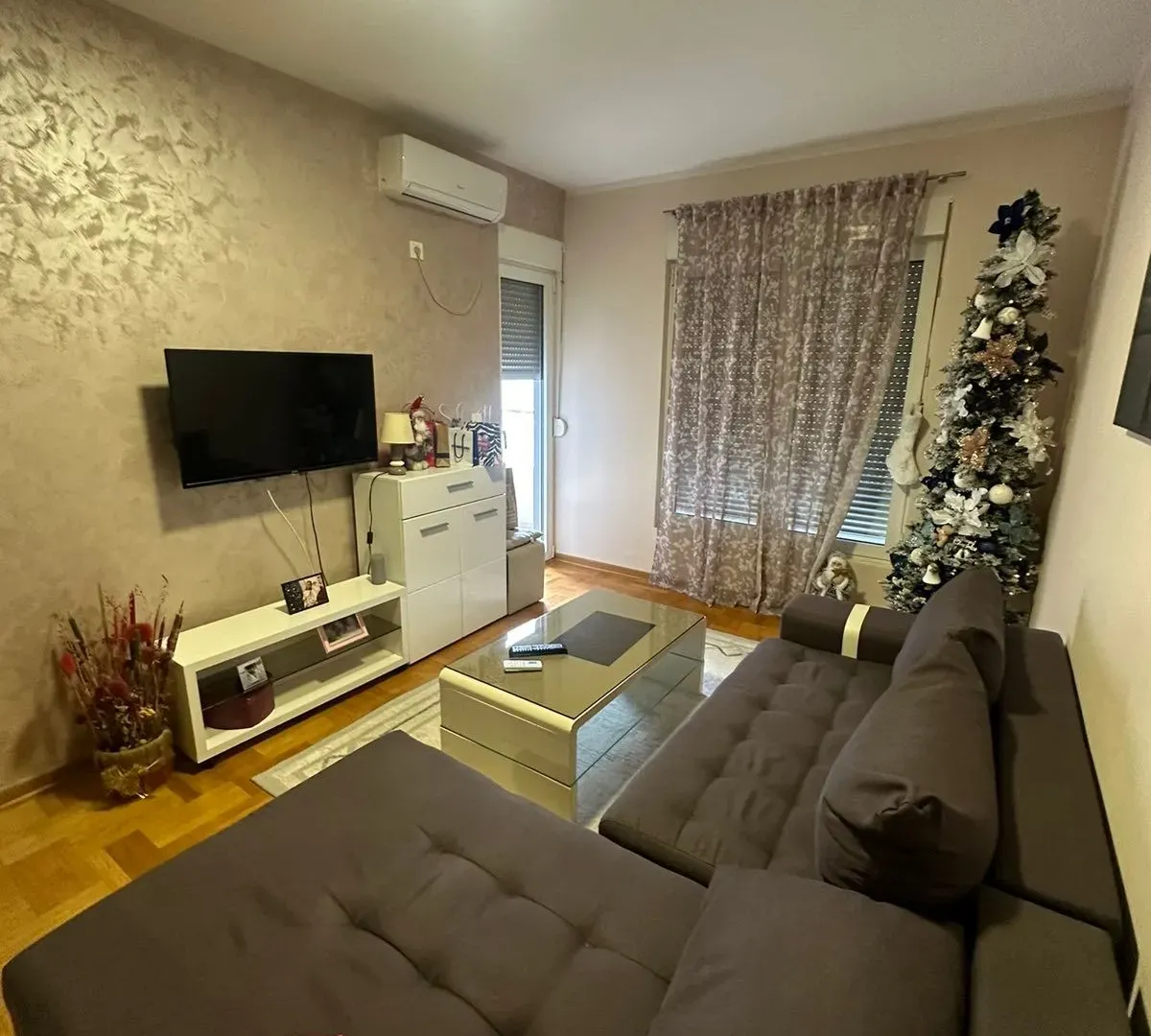 Rent, one bedroom apartment, 43m², Maslinjak, Budva