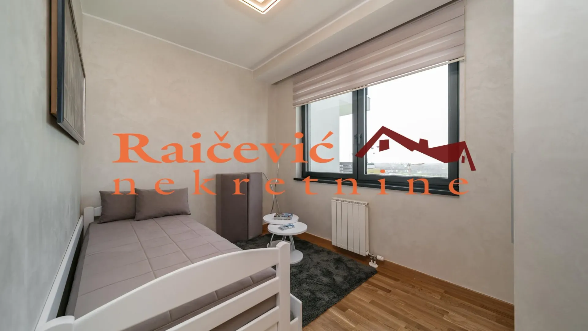 Izdavanje, trosoban stan, 90m², Savski Venac, Beograd