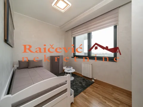 Izdavanje, trosoban stan, 90m², Savski Venac, Beograd - image 11