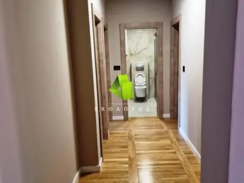 Izdavanje, četvorosoban stan, 110m², Medijana, Niš - image 11