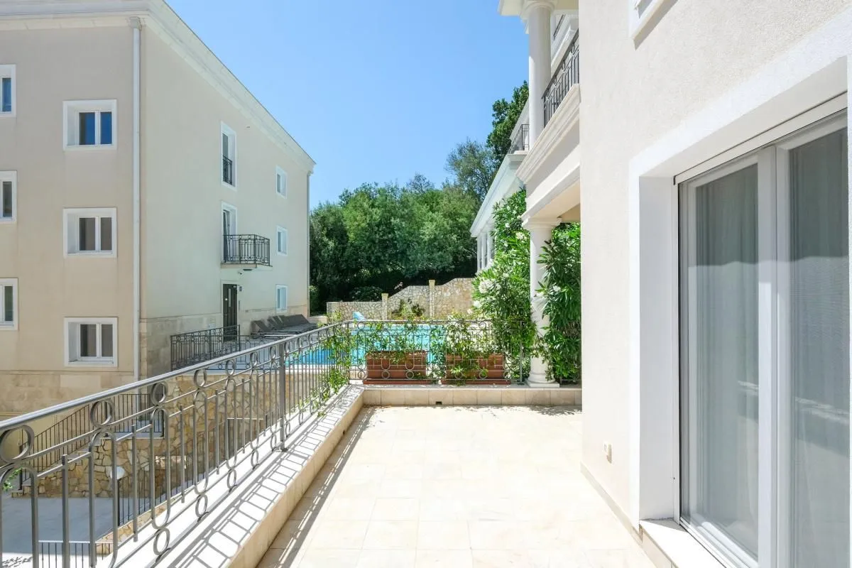 Prodaja, trosoban stan, 166m², Đenovići, Herceg Novi