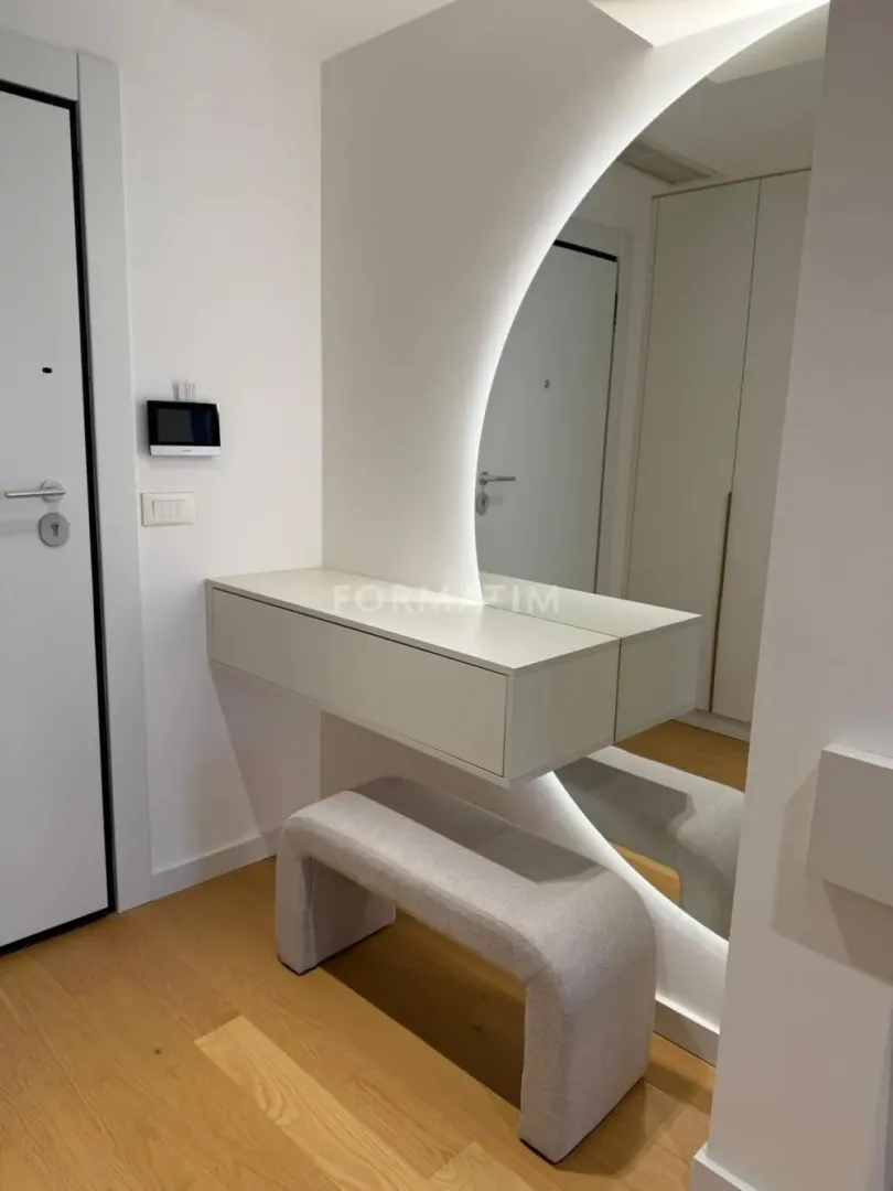 Rent, three bedroom apartment, 90m², Kalenić Pijaca, Vračar Sve Podlokacije