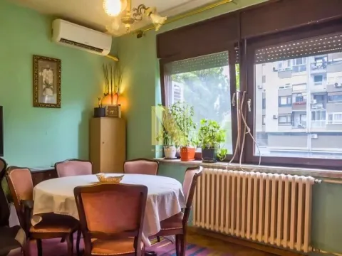 Stan in Bulevar Oslobodjenja