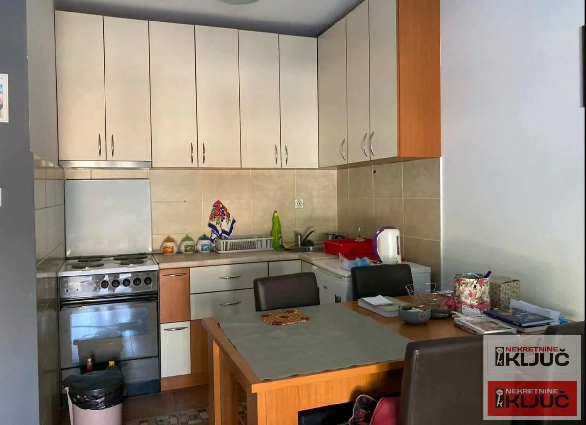 Prodaja, dvosoban stan, 45m², Salajka, Novi Sad Sve Podlokacije