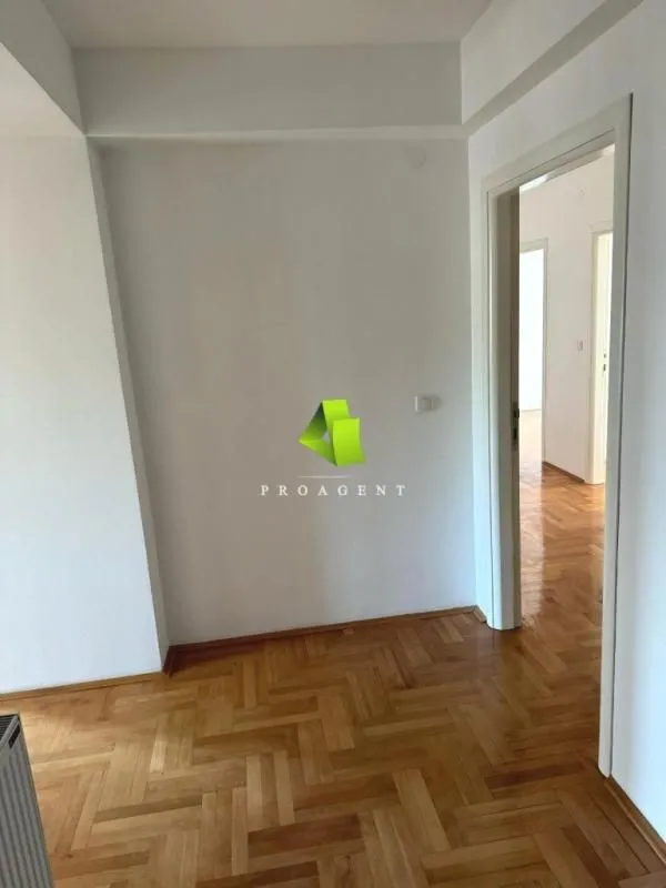 Prodaja, trosoban stan, 101m², Medijana, Niš