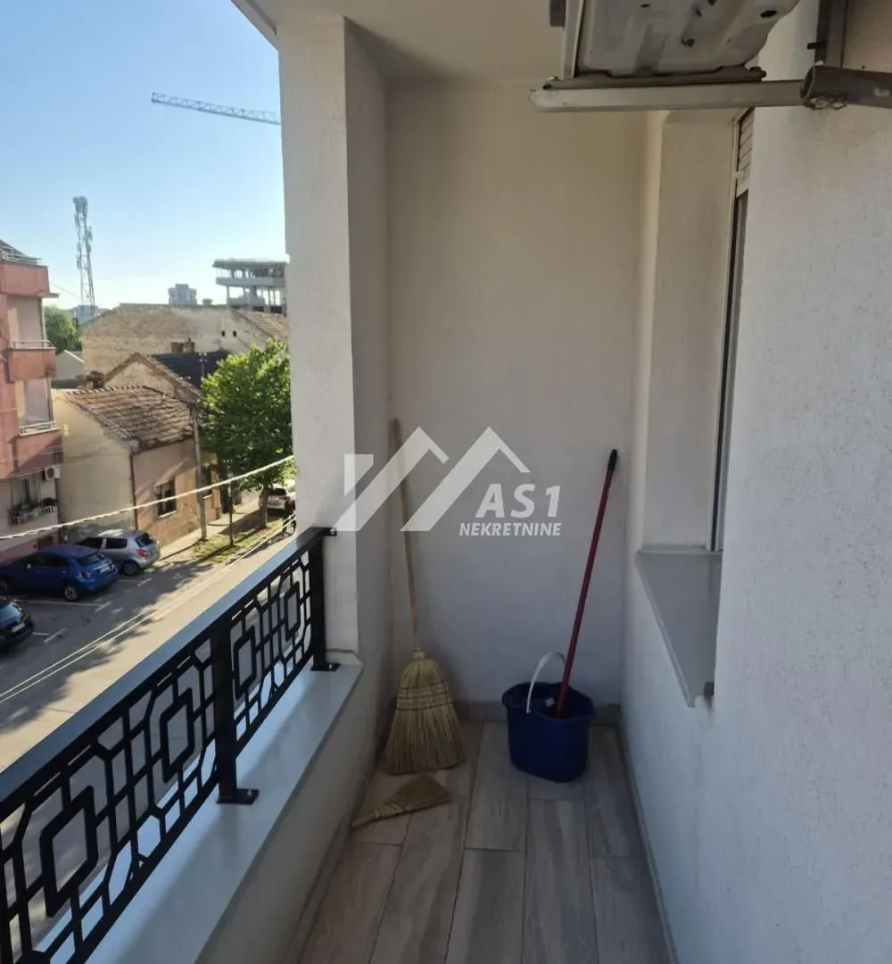 Izdavanje, jednosoban stan, 39m², Salajka, Novi Sad Sve Podlokacije