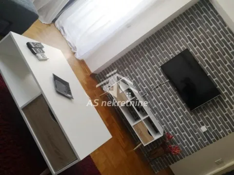 Rent, two bedroom apartment, 45m², Stari Grad, Beograd - image 2