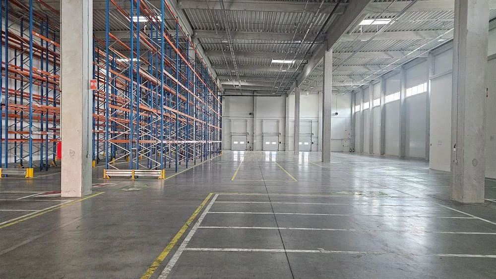 Rent, office space, 11000m², Šimanovci, Pećinci