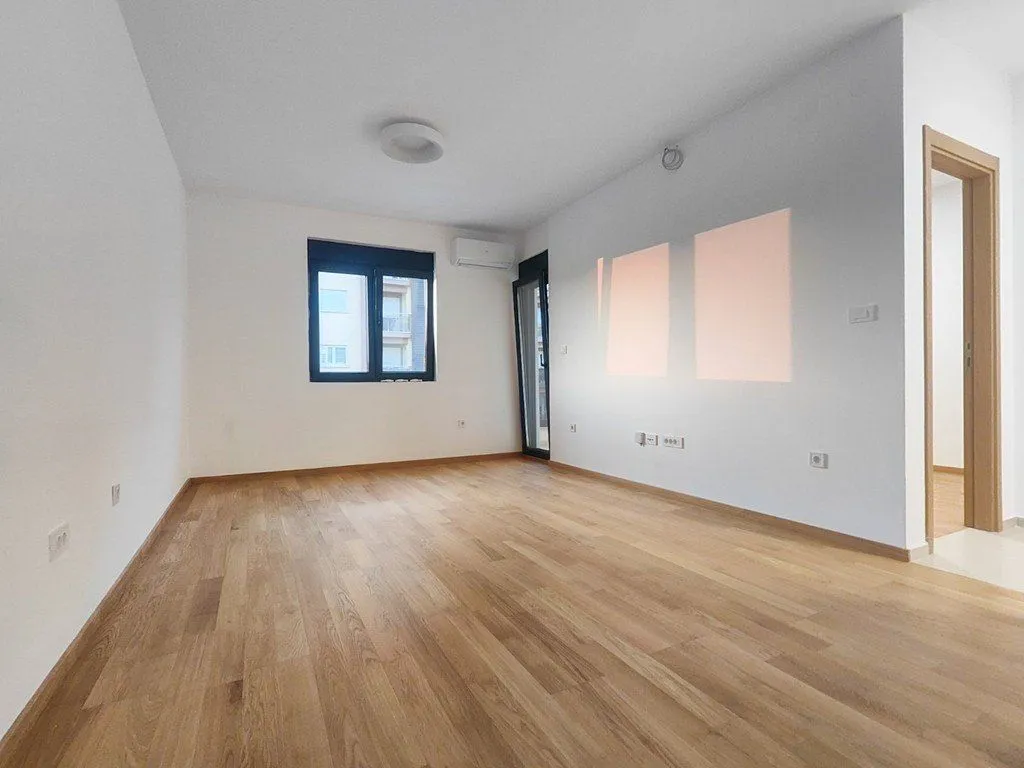 Izdavanje, dvosoban stan, 53m², City Kvart, Podgorica
