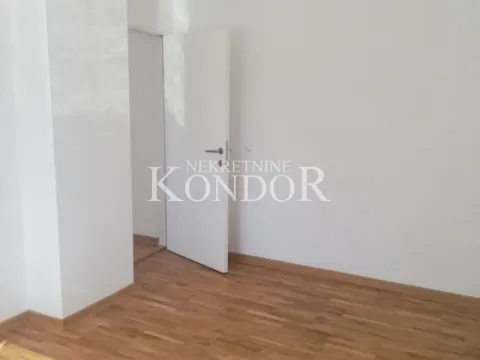 Izdavanje, poslovni prostor, 350m², Altina, Beograd - image 19