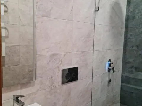 Izdavanje, kuća, 240m², Sremska Kamenica, Petrovaradin - image 11