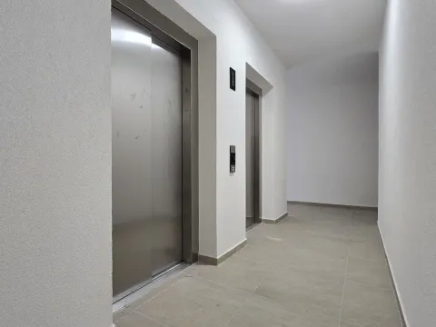 Izdavanje, stan, 44m², Pobrežje, Podgorica - image 13