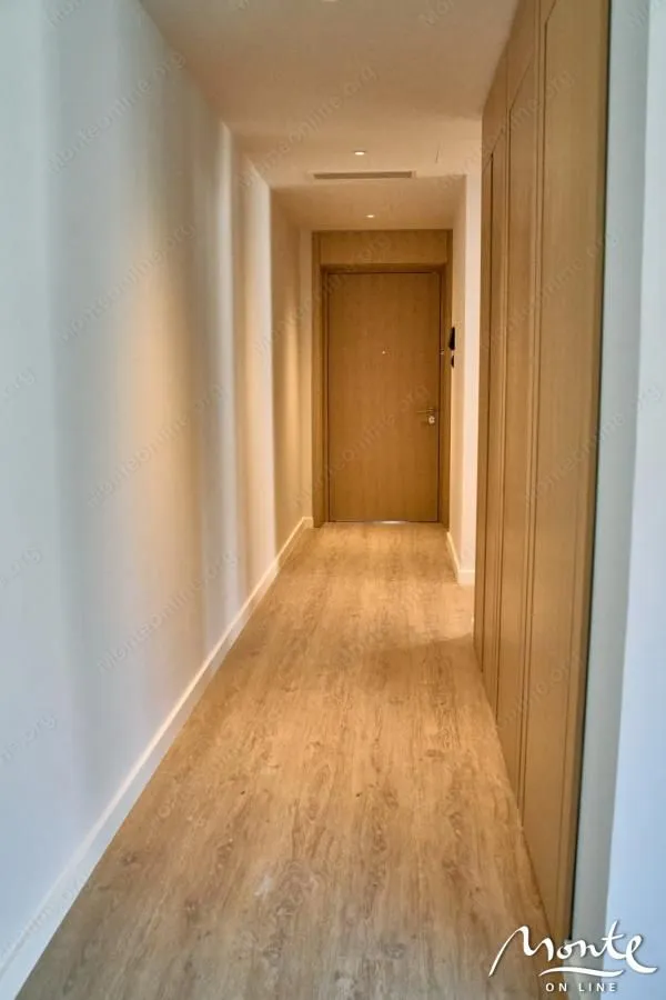 Prodaja, dvosoban stan, 102m², Tivat, Crna Gora