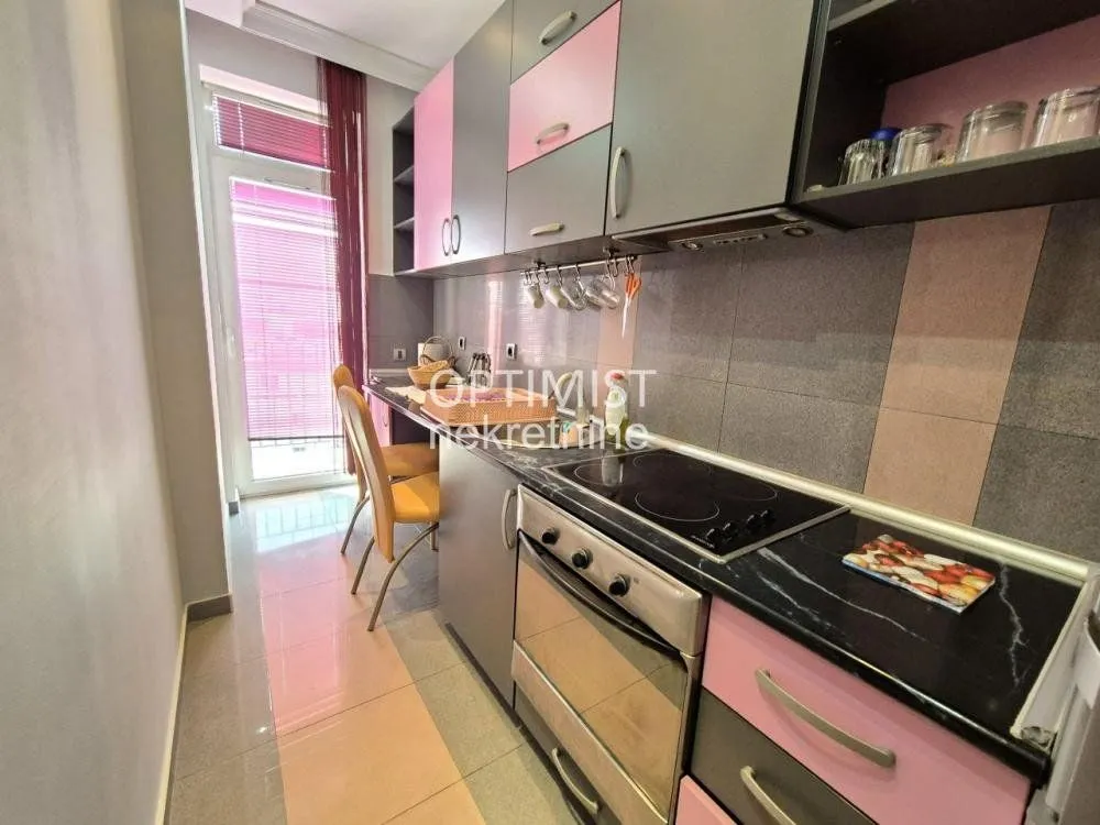 Izdavanje, trosoban stan, 72m², Vračar Centar, Vračar Sve Podlokacije