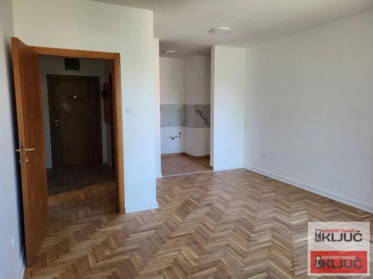 Prodaja, dvosoban stan, 45m², Nova Detelinara, Novi Sad Sve Podlokacije