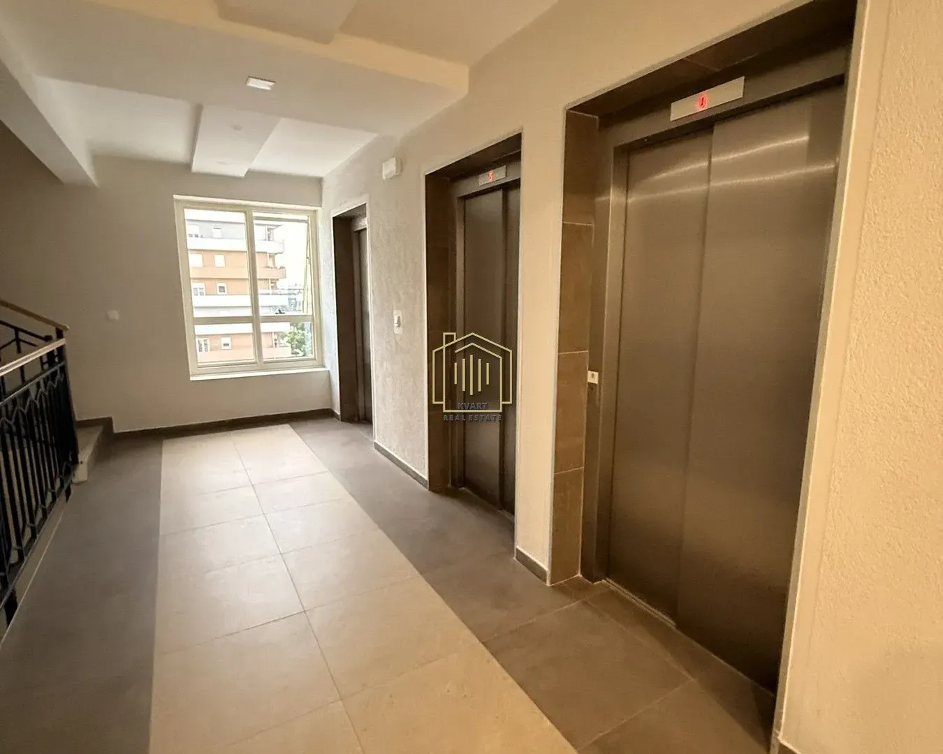 Izdavanje, jednosoban stan, 49m², Central Point, Podgorica