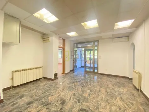 Prodaja, poslovni prostor, 190m², Ljubović, Podgorica