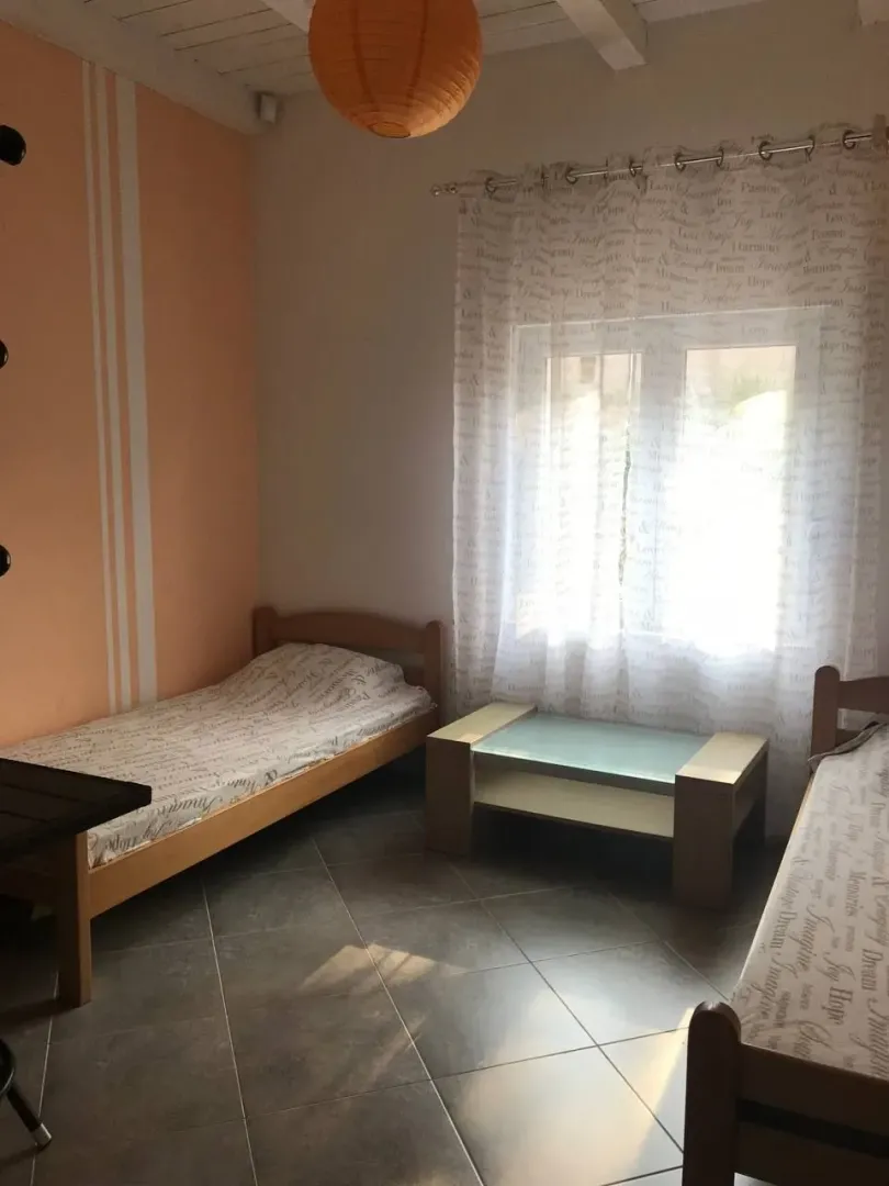 Izdavanje, kuća, 120m², Tivat, Crna Gora