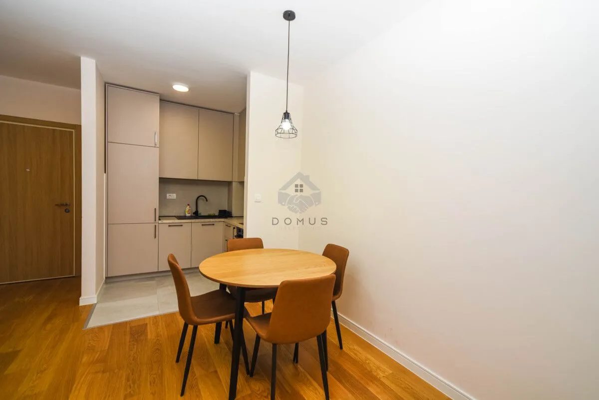 Prodaja, jednosoban stan, 42m², Central Point, Podgorica