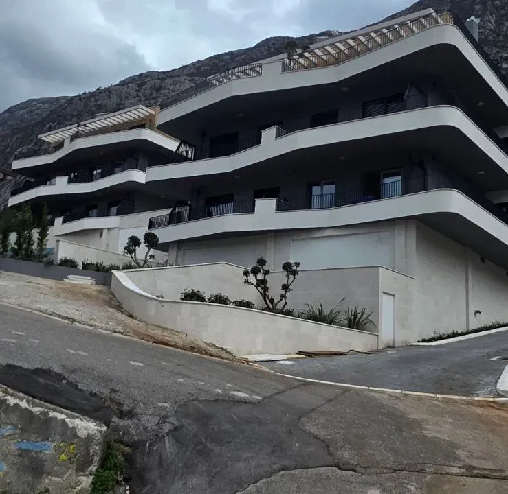 Sale, two bedroom apartment, 51m², Dobrota, Kotor