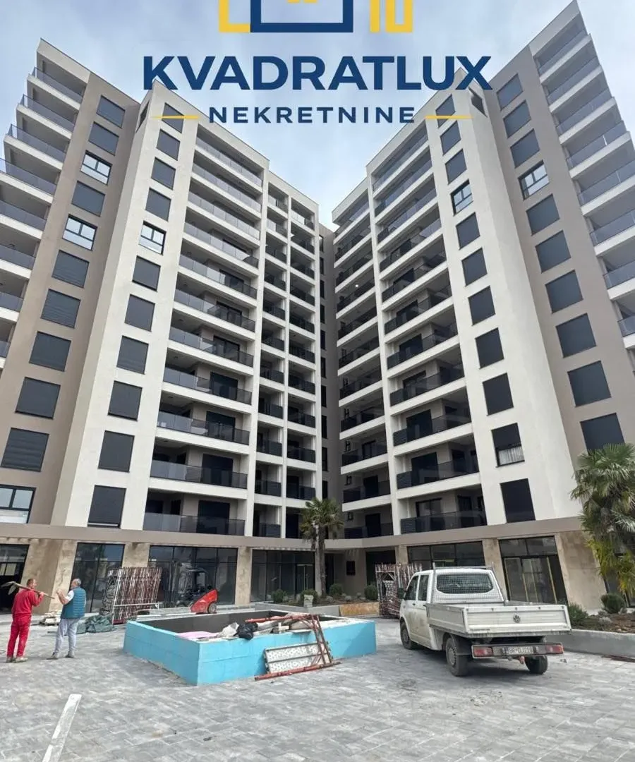 Prodaja, jednosoban stan, 53m², Centar, Bar