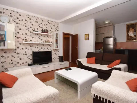 Prodaja, dvosoban stan, 64m², Stari Aerodrom, Podgorica - image 17
