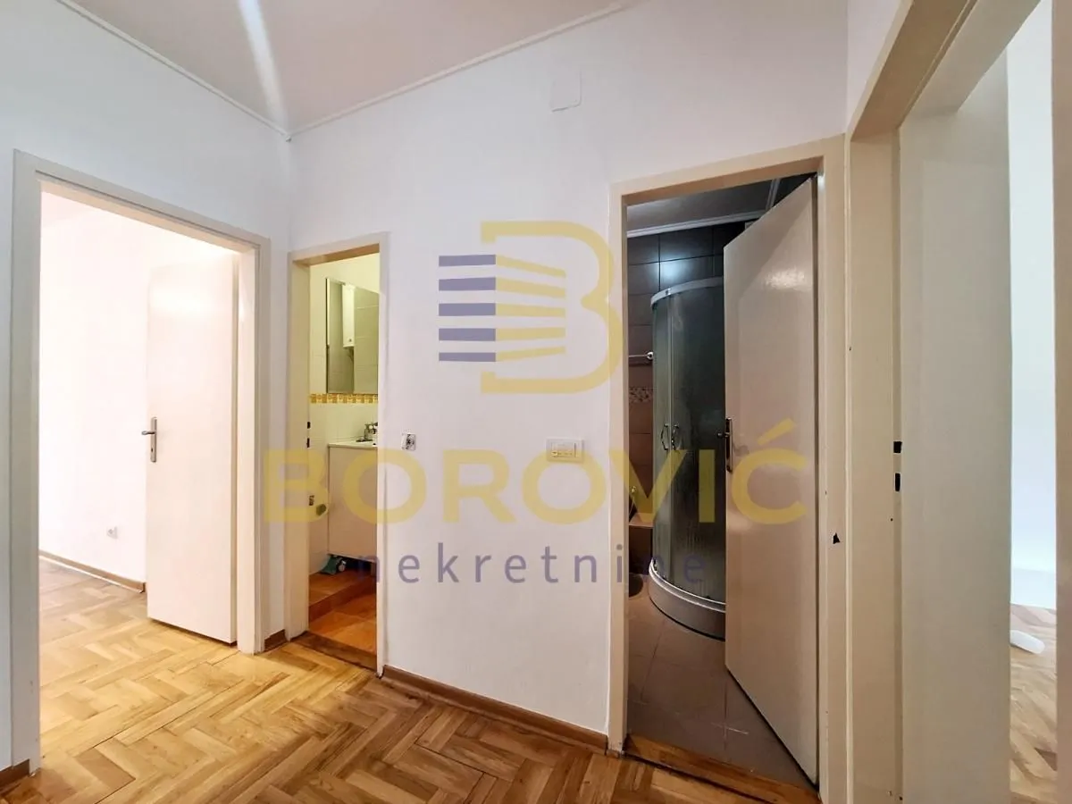 Izdavanje, četvorosoban stan, 65m², Novi Beograd Blok 21, Novi Beograd Sve Podlokacije