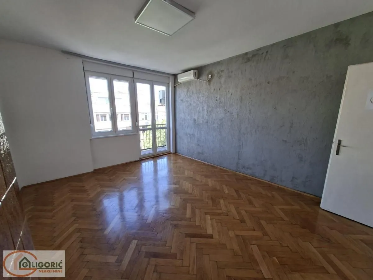 Sale, two bedroom apartment, 68m², Stari Grad, Beograd